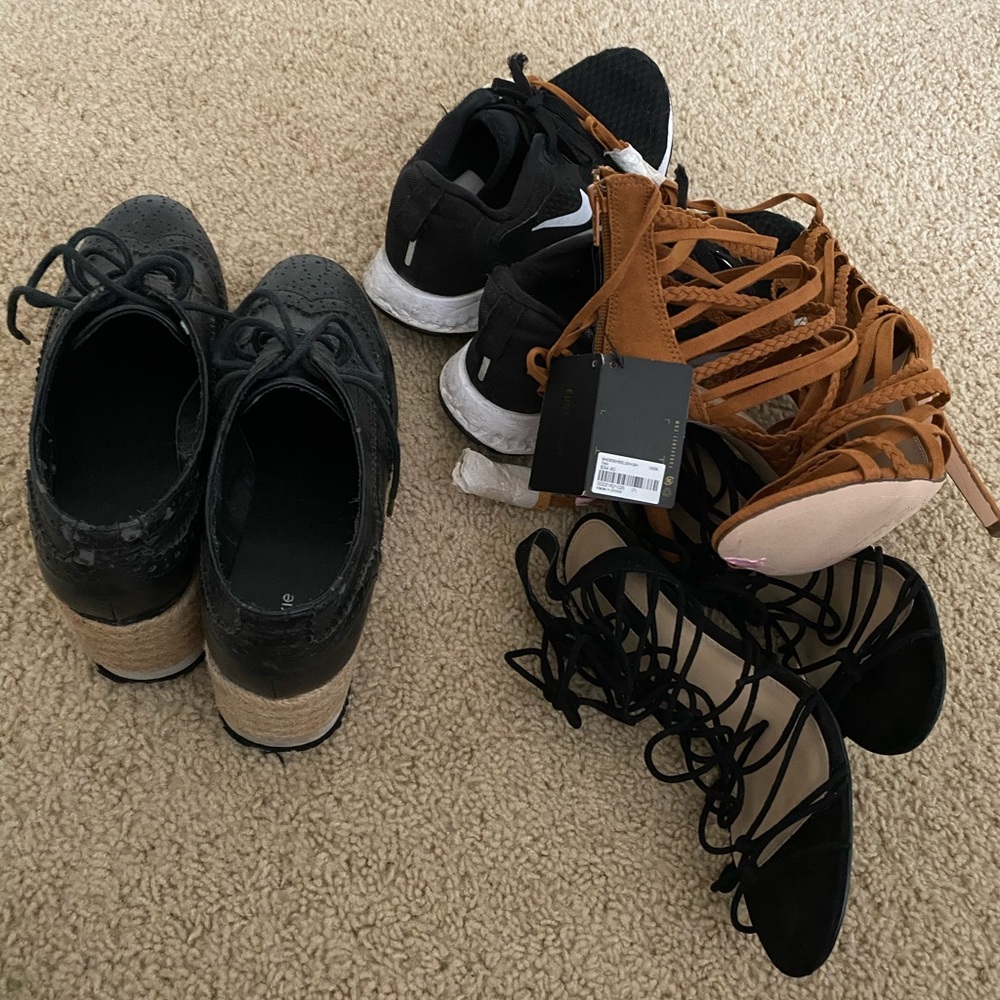 4 pairs of Shoe together.